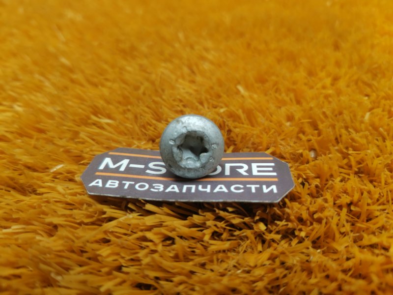 болт подвески, 50 рублей, Красноярск