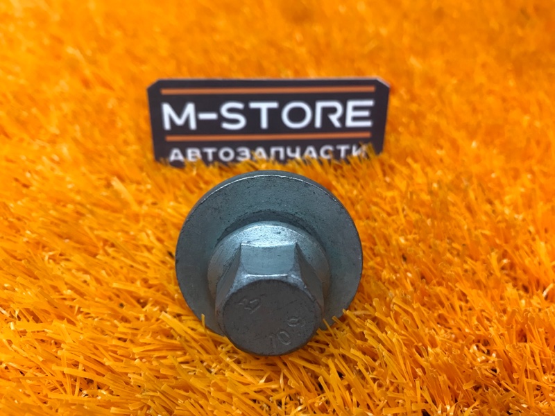 болт подвески, 50 рублей, Красноярск