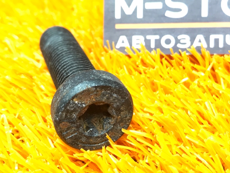 болт подвески, 50 рублей, Красноярск