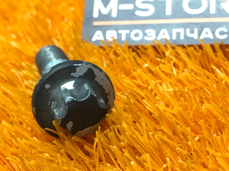 болт подвески, 50 рублей, Красноярск