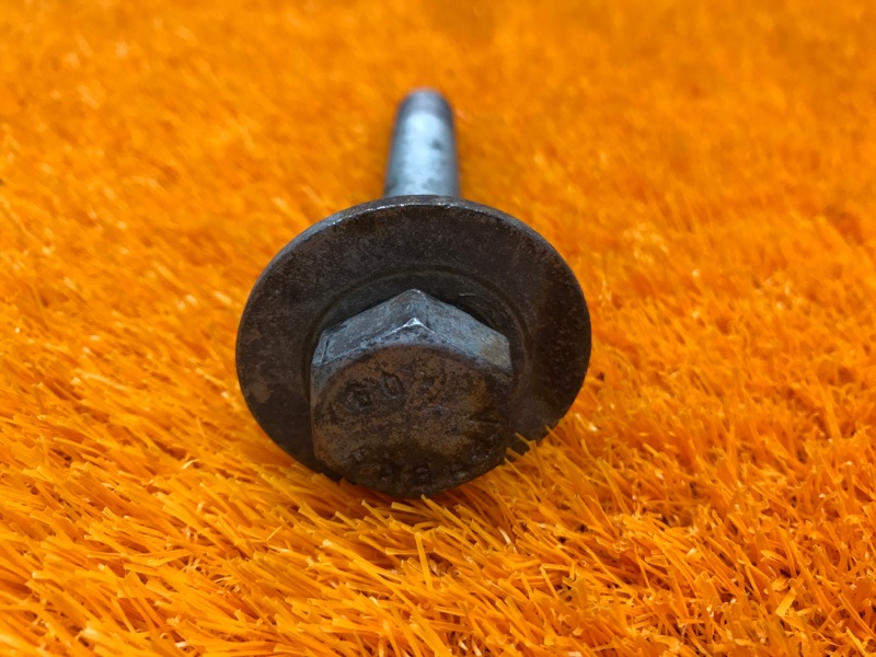 болт подвески, 100 рублей, Красноярск