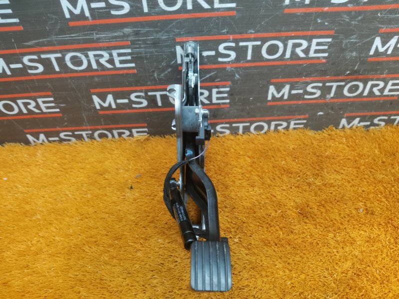 Педаль стояночного тормоза, 500 рублей, Красноярск