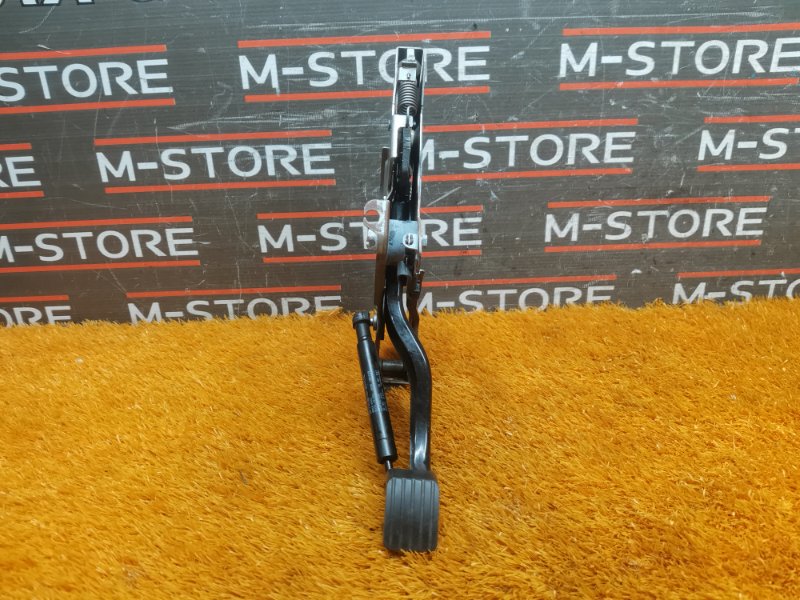 Педаль стояночного тормоза, 500 рублей, Красноярск