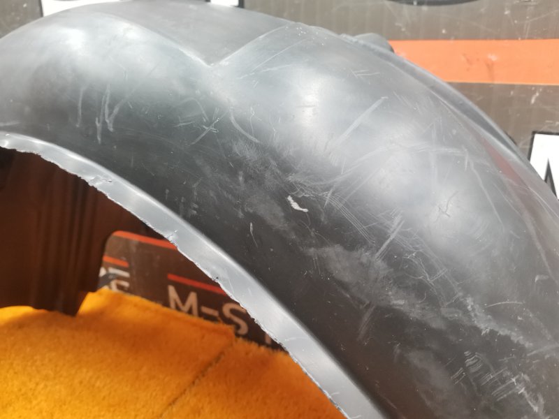 подкрылок, 300 рублей, Красноярск