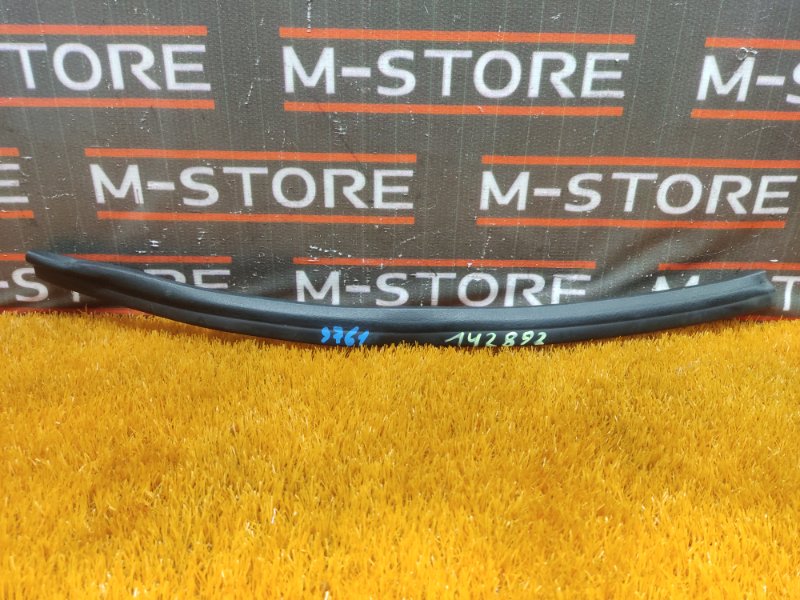 Уплотнитель капота, 450 рублей, Красноярск