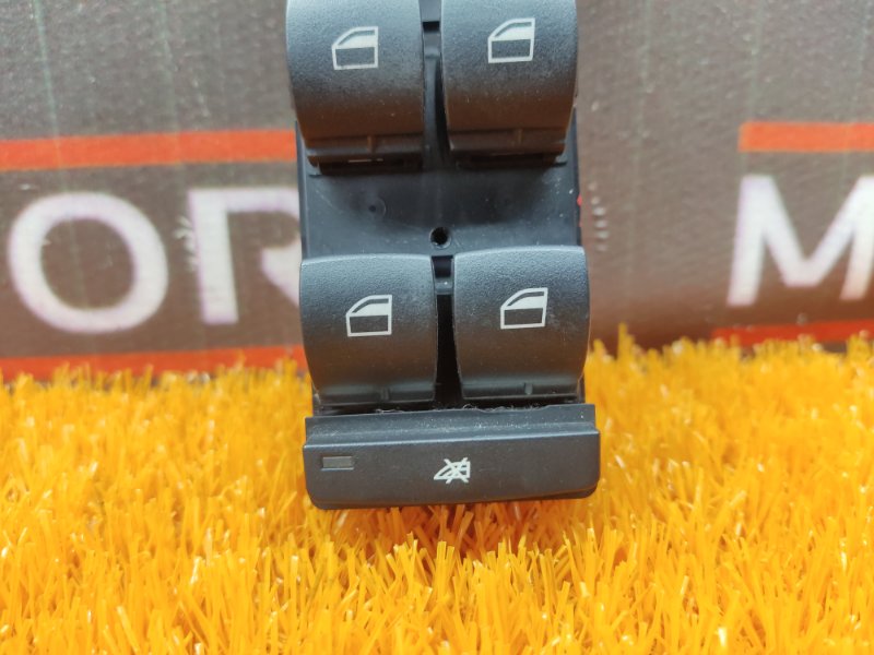 Блок управления стеклоподъемниками, 1000 рублей, Красноярск