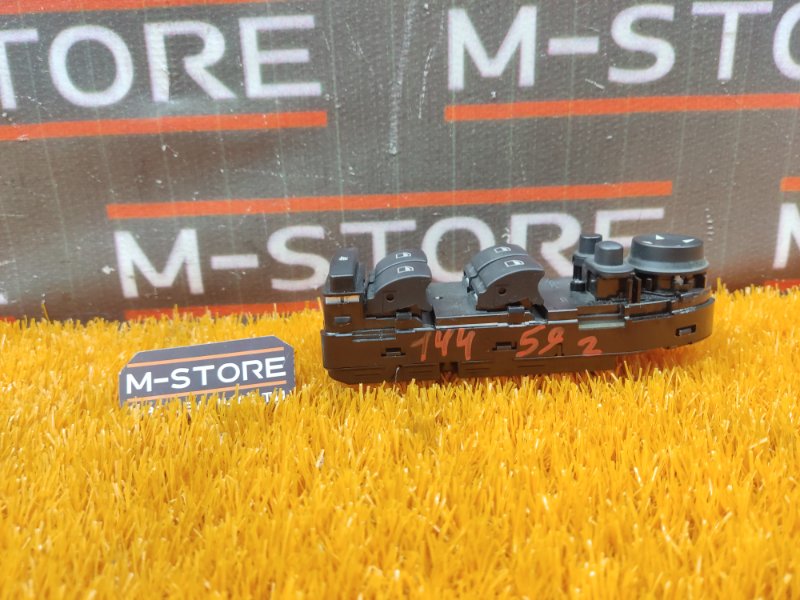 Блок управления стеклоподъемниками, 1000 рублей, Красноярск