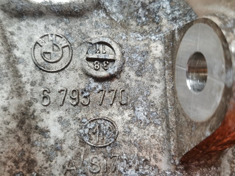 кулак поворотный, 1000 рублей, Красноярск