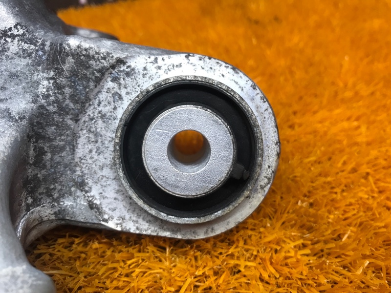 кулак поворотный, 2000 рублей, Красноярск