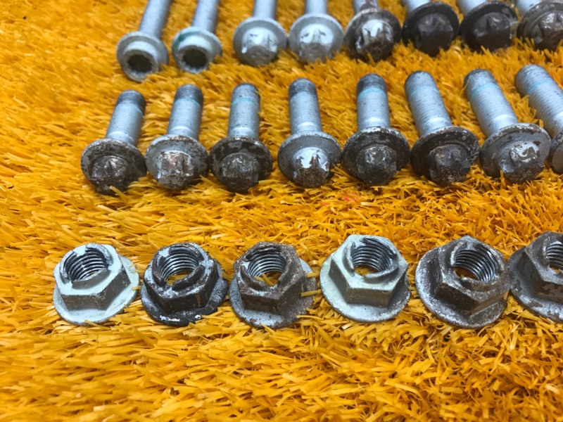 Болты и гайки задней подвески, 1000 рублей, Красноярск