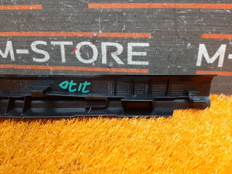 Накладка на порог салона, 350 рублей, Красноярск