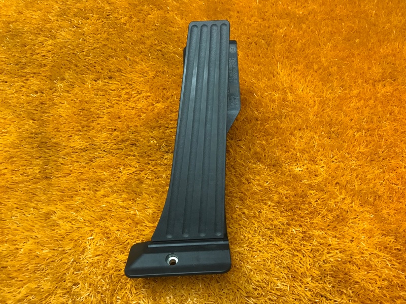 педаль газа, 1000 рублей, Красноярск