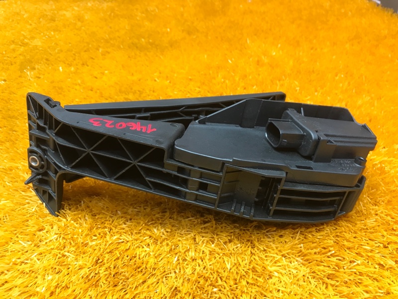 педаль газа, 1000 рублей, Красноярск