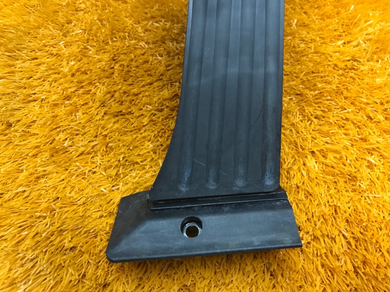 педаль газа, 500 рублей, Красноярск