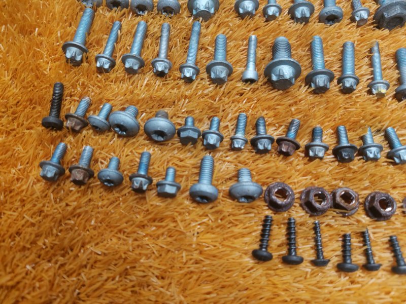 Болты и гайки ДВС, 930 рублей, Красноярск