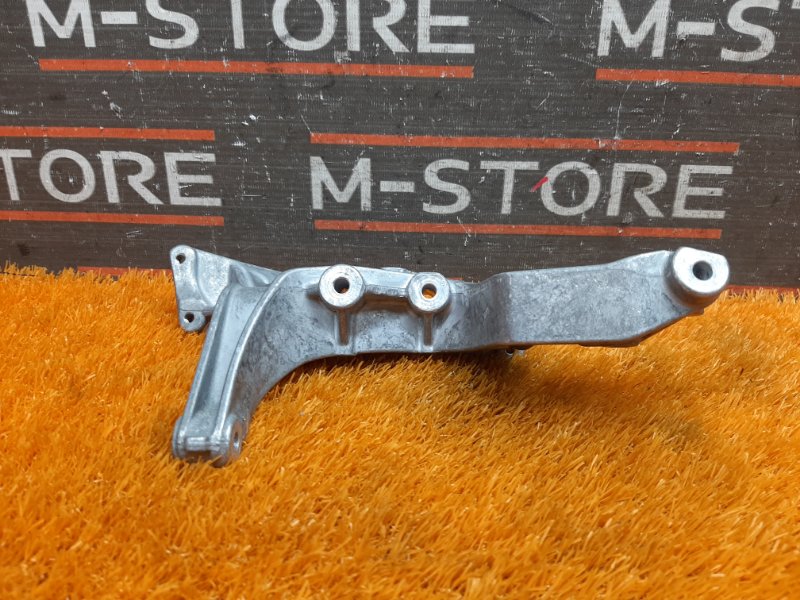 кронштейн, 300 рублей, Красноярск