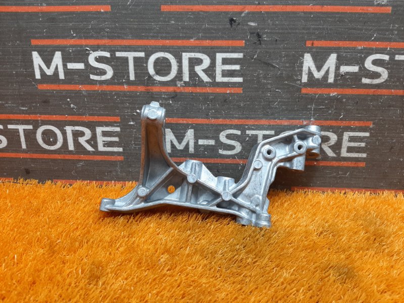 кронштейн, 300 рублей, Красноярск