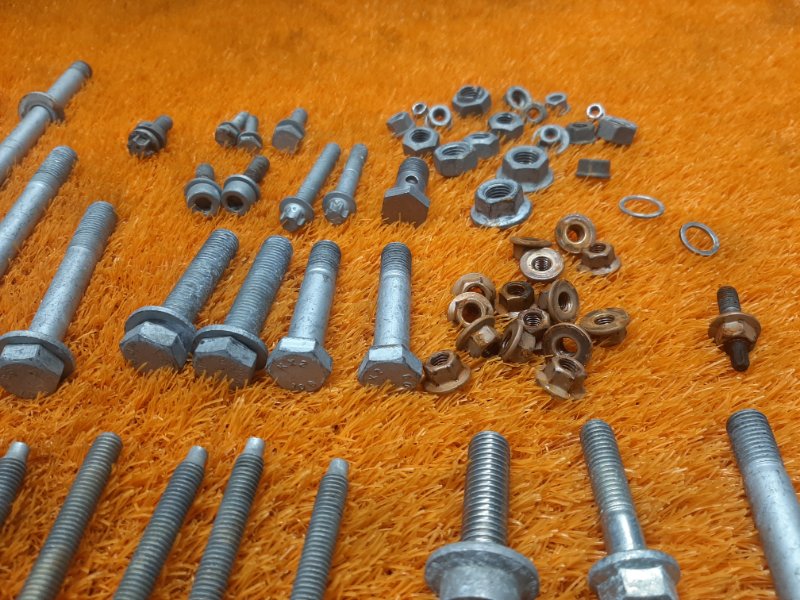 Болты и гайки ДВС, 810 рублей, Красноярск