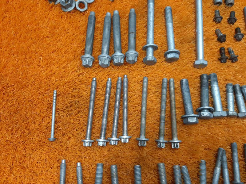 Болты и гайки ДВС, 810 рублей, Красноярск