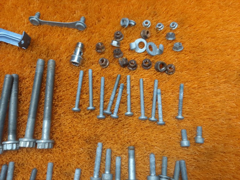 Болты и гайки ДВС, 810 рублей, Красноярск