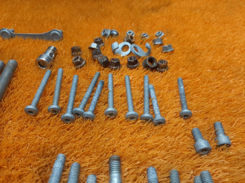 Болты и гайки ДВС, 810 рублей, Красноярск