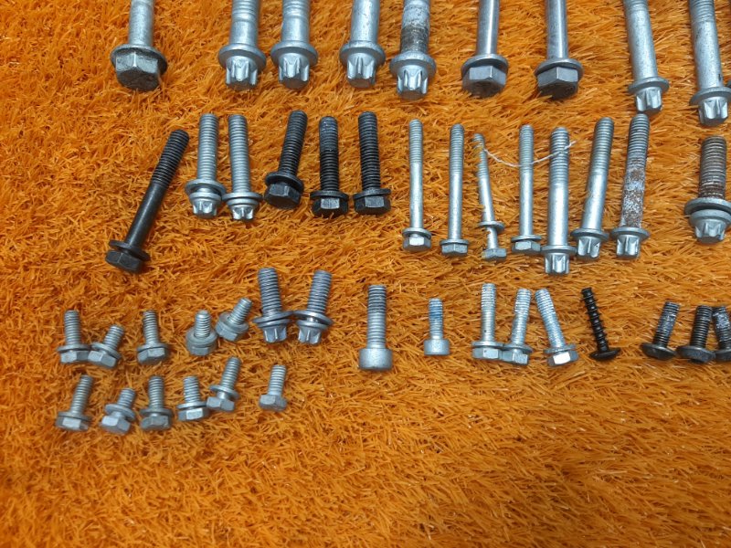 Болты и гайки ДВС, 810 рублей, Красноярск