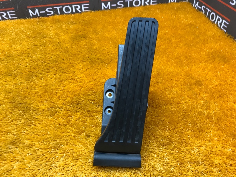 педаль газа, 1000 рублей, Красноярск