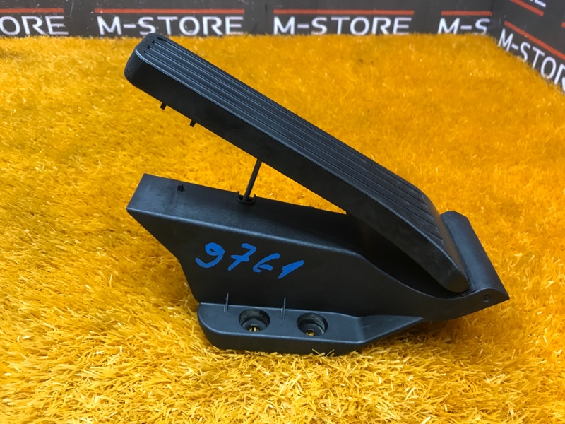 педаль газа, 1000 рублей, Красноярск