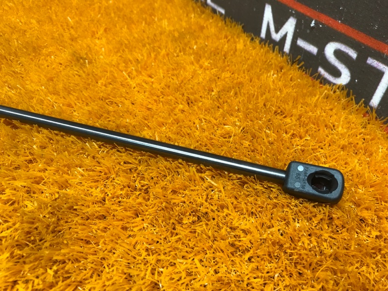 амортизатор капота, 1000 рублей, Красноярск