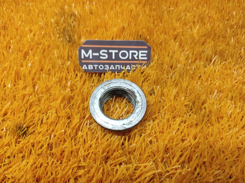 Гайка привода, 100 рублей, Красноярск