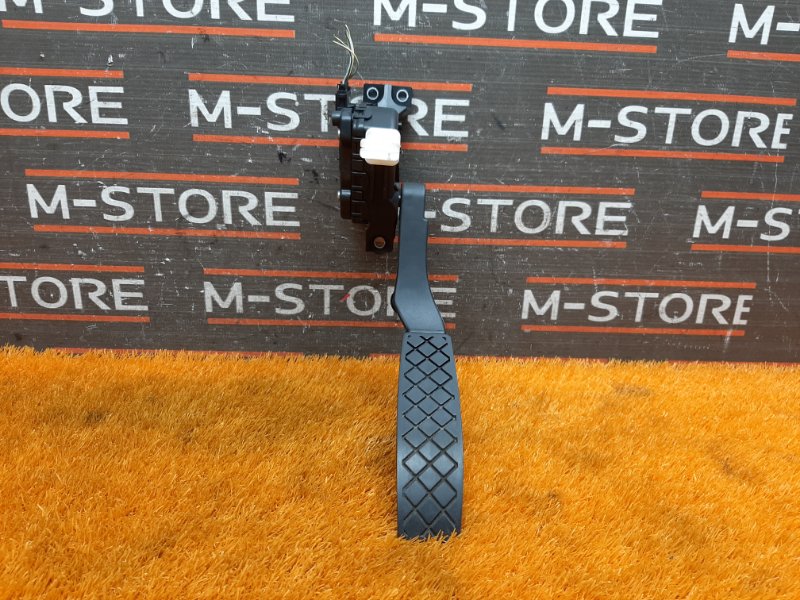 педаль газа, 500 рублей, Красноярск