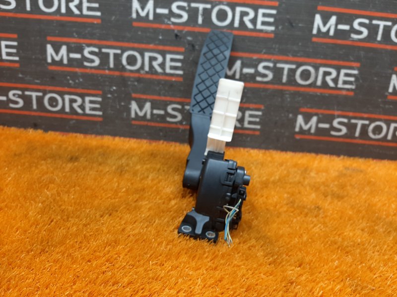 педаль газа, 500 рублей, Красноярск