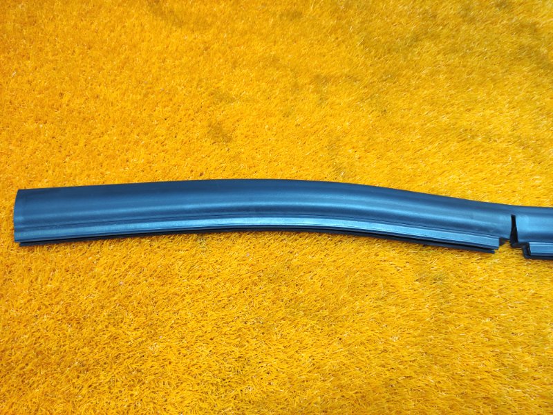 Уплотнитель капота, 450 рублей, Красноярск