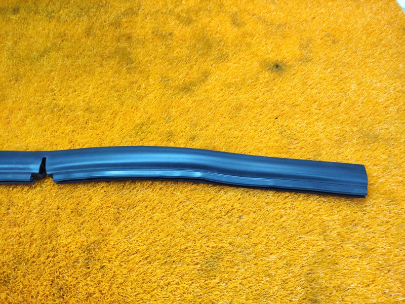 Уплотнитель капота, 450 рублей, Красноярск