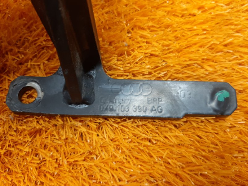 кронштейн, 300 рублей, Красноярск