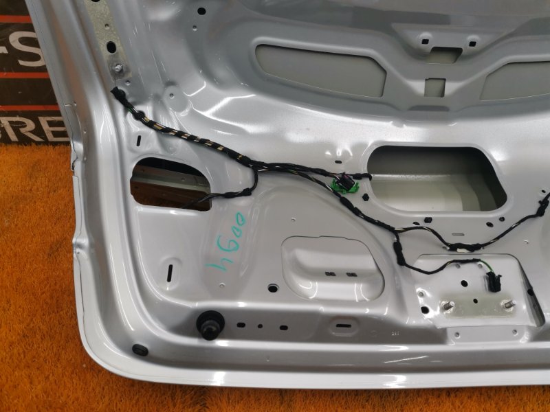 крышка багажника, 5000 рублей, Красноярск