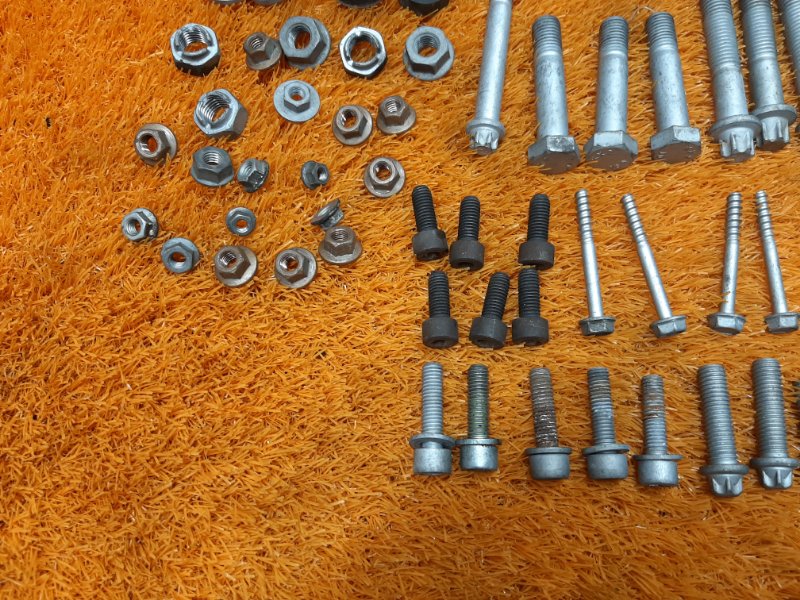 Болты и гайки ДВС, 810 рублей, Красноярск