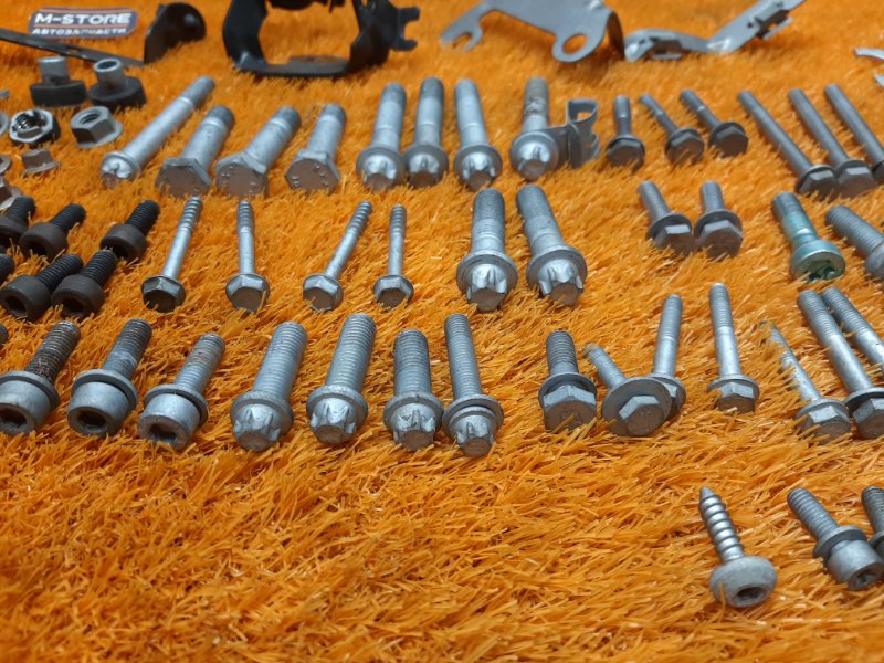 Болты и гайки ДВС, 810 рублей, Красноярск