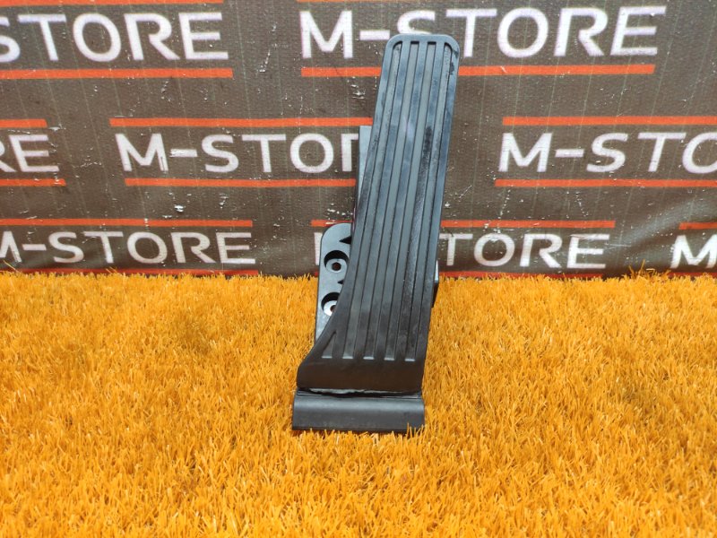 педаль газа, 1000 рублей, Красноярск