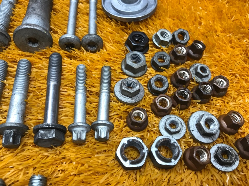 Болты и гайки ДВС, 930 рублей, Красноярск