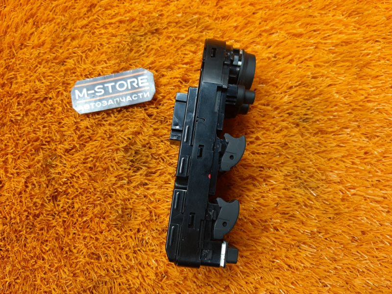 Блок управления стеклоподъемниками, 1000 рублей, Красноярск