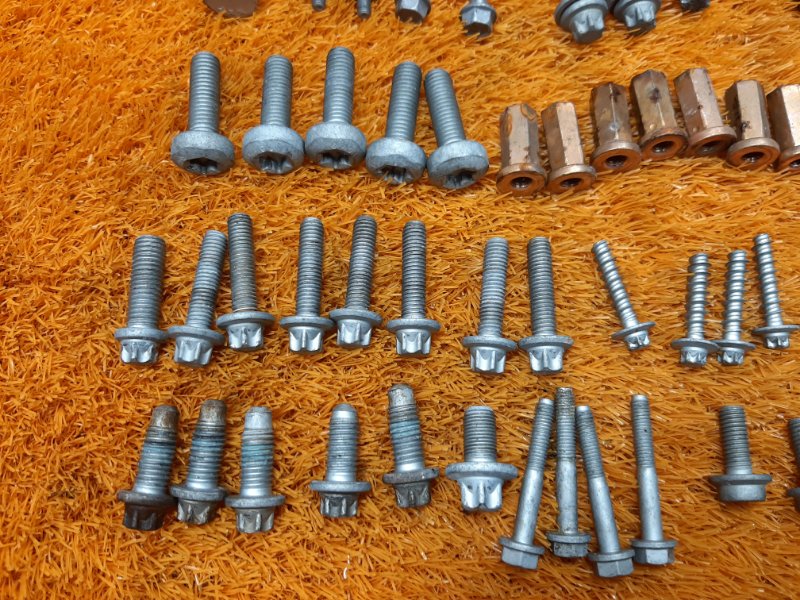 Болты и гайки ДВС, 630 рублей, Красноярск