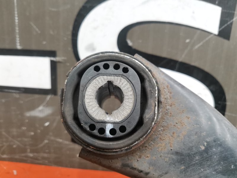 Балка поперечная (подрамник), 6000 рублей, Красноярск