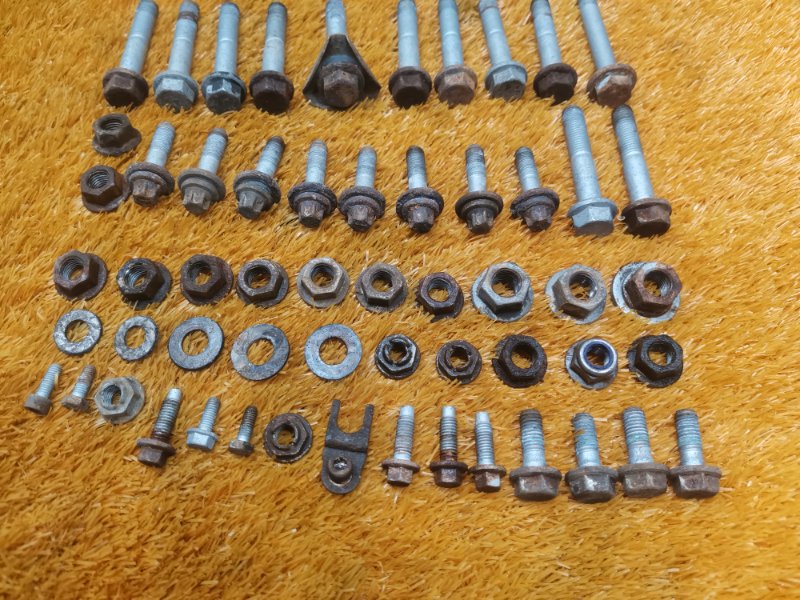 Болты и гайки задней подвески, 630 рублей, Красноярск