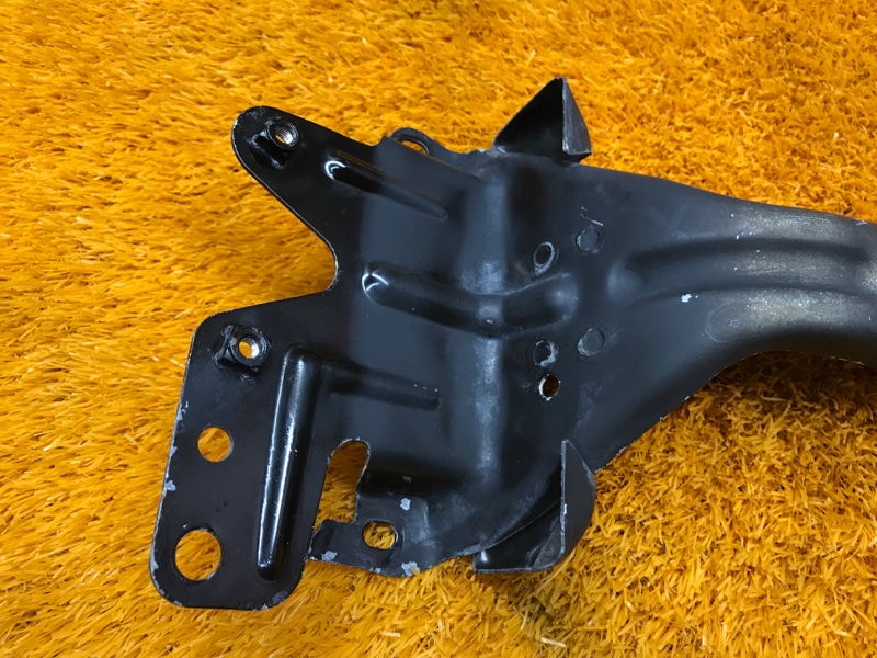 Кронштейн замка капота, 340 рублей, Красноярск