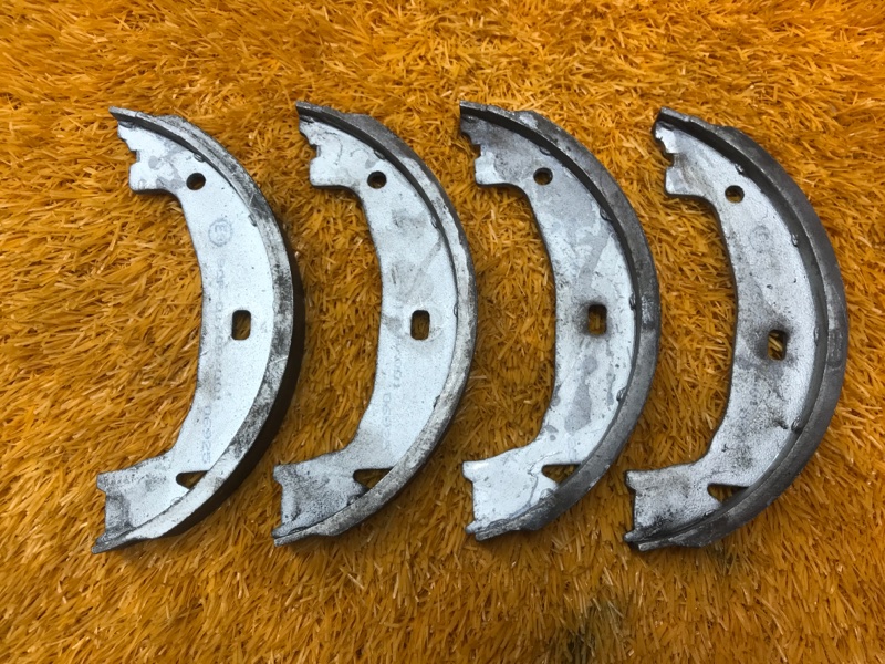 Колодки ручника, 500 рублей, Красноярск