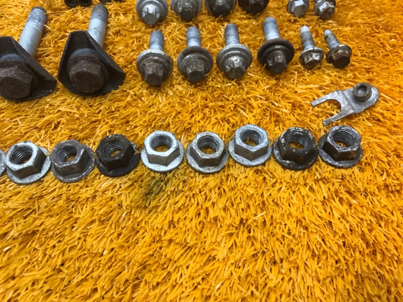 Болты и гайки задней подвески, 630 рублей, Красноярск