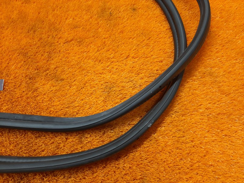 Уплотнитель двери багажника, 810 рублей, Красноярск