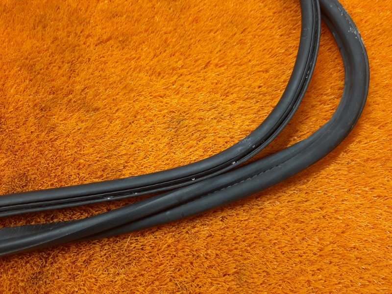 Уплотнитель двери багажника, 810 рублей, Красноярск