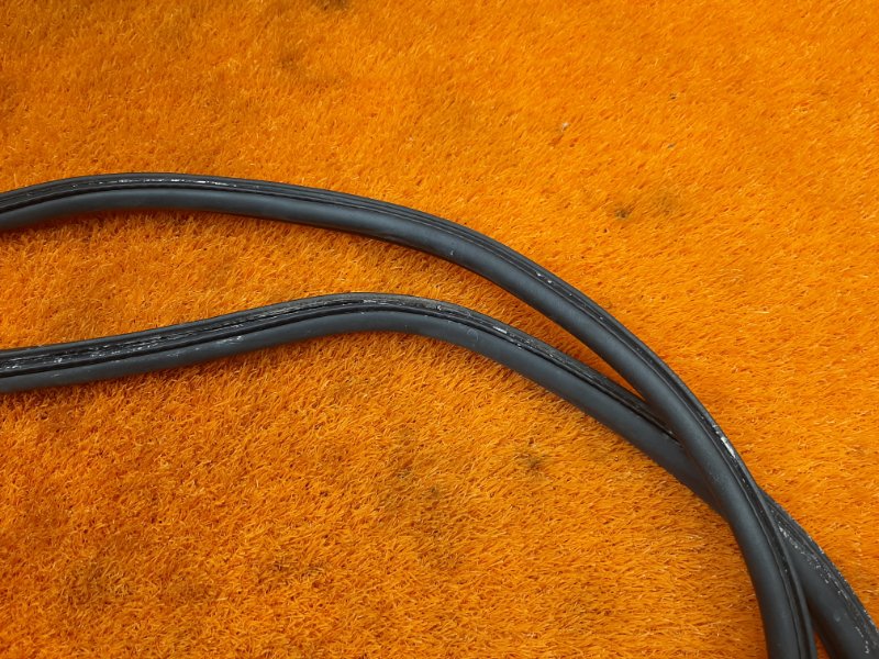 Уплотнитель двери багажника, 810 рублей, Красноярск